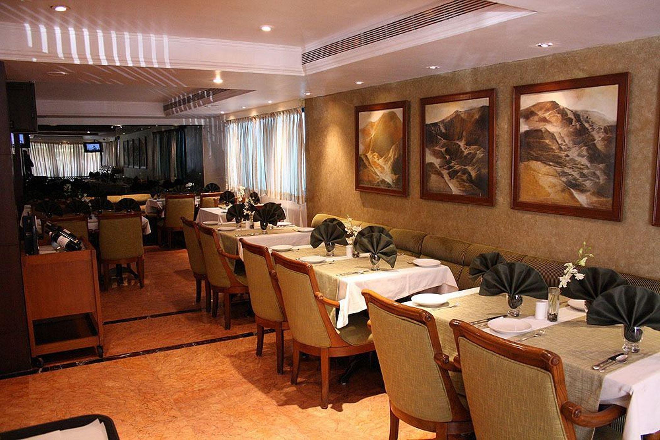 Hotel Bawa International Mumbai Exteriör bild