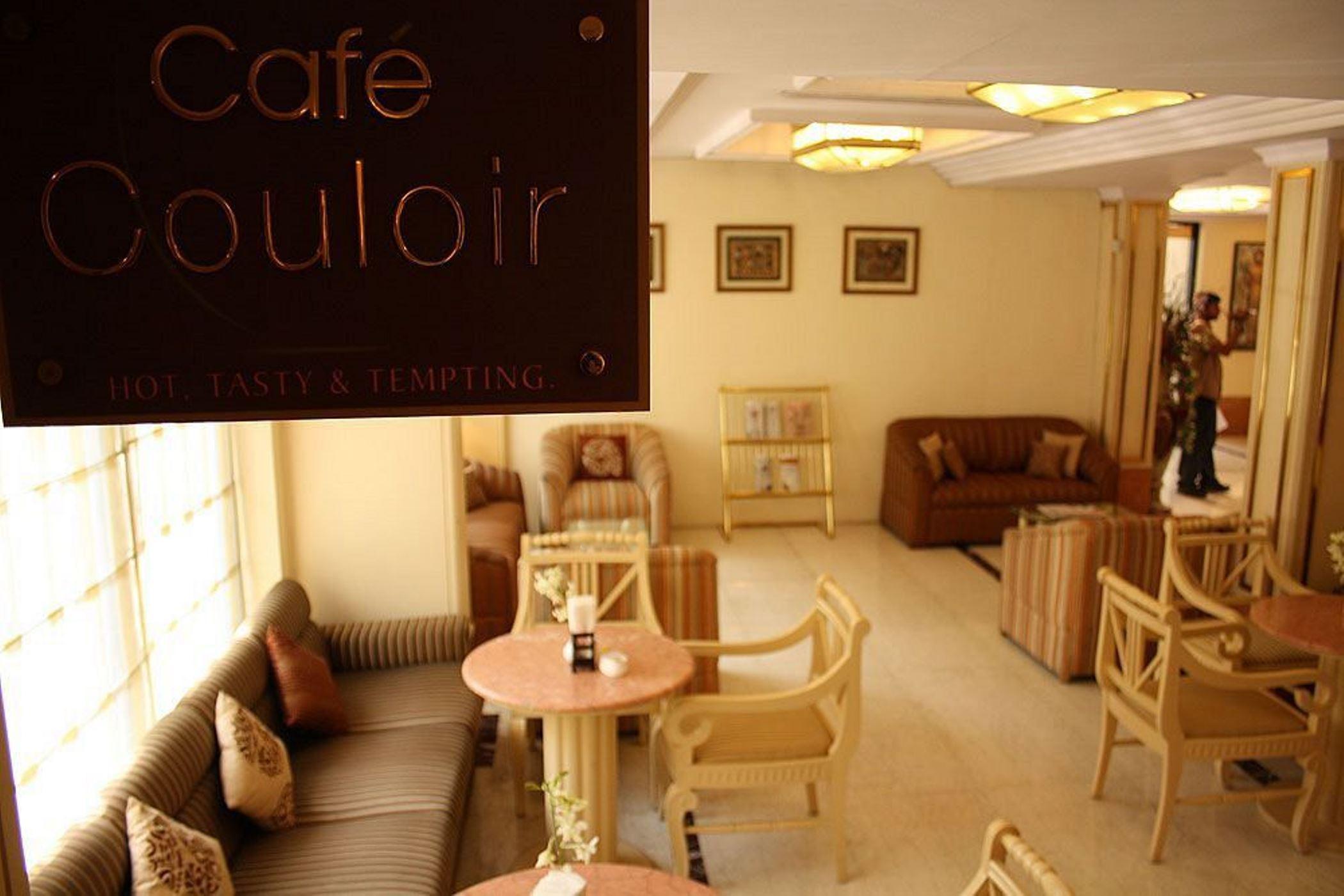 Hotel Bawa International Mumbai Restaurang bild