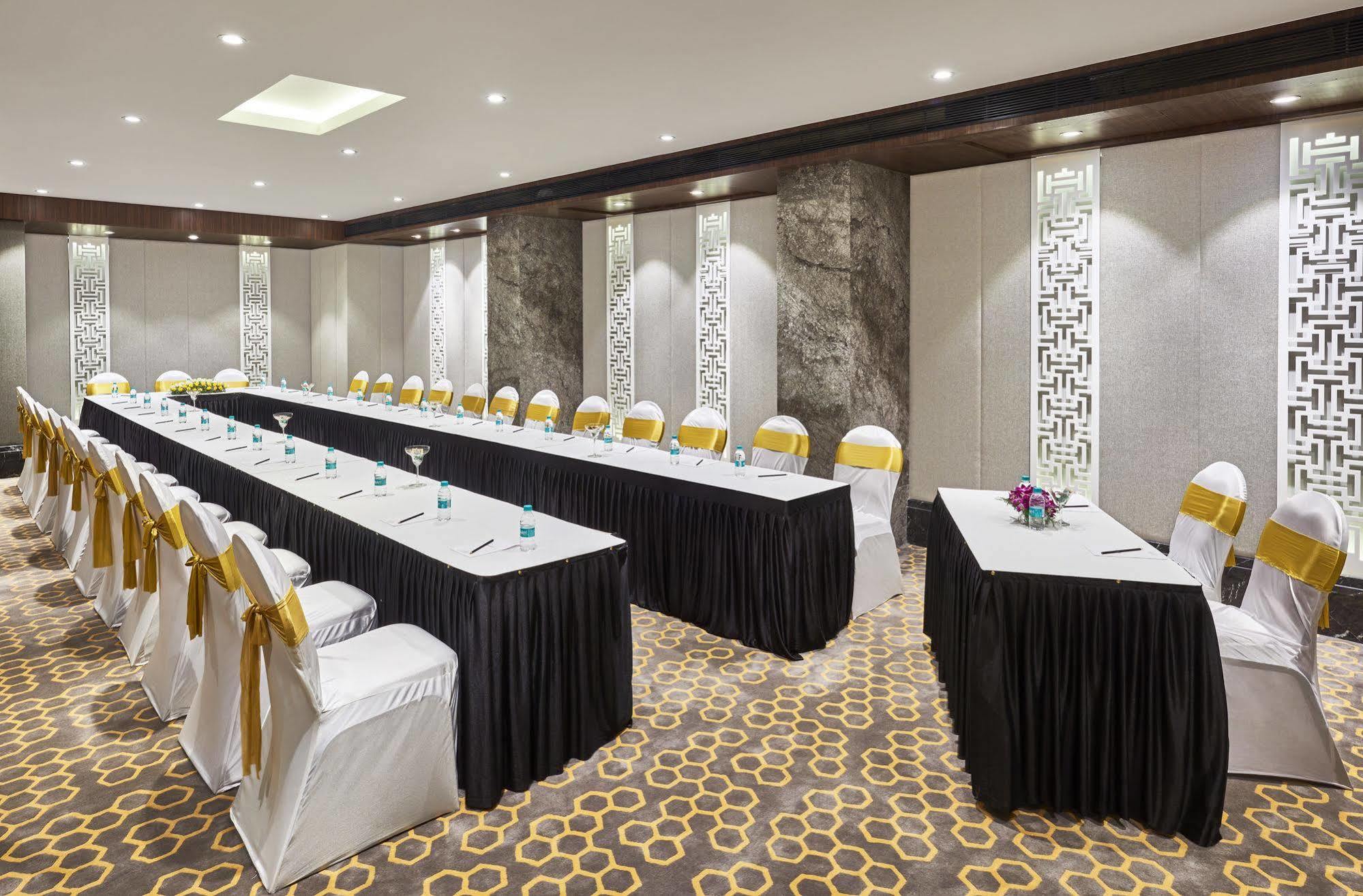Hotel Bawa International Mumbai Exteriör bild